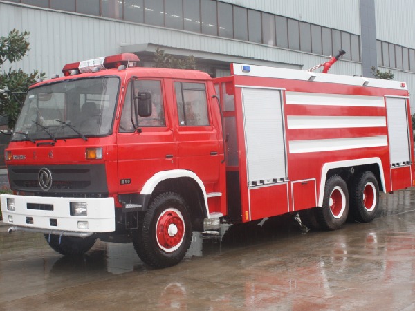 東風后雙橋12噸泡沫消防車
